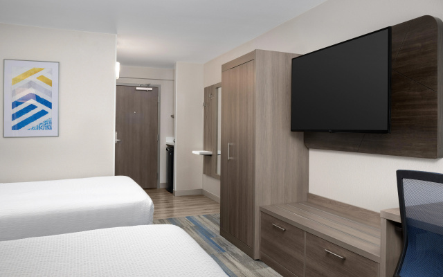 Holiday Inn Express Washington DC - BW Parkway by IHG