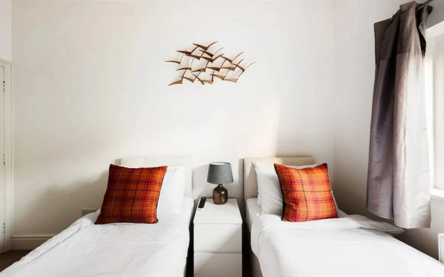 Garden Flat Near Ealing Broadway