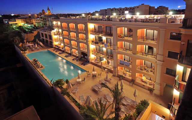 Grand Hotel Gozo вид на фасад