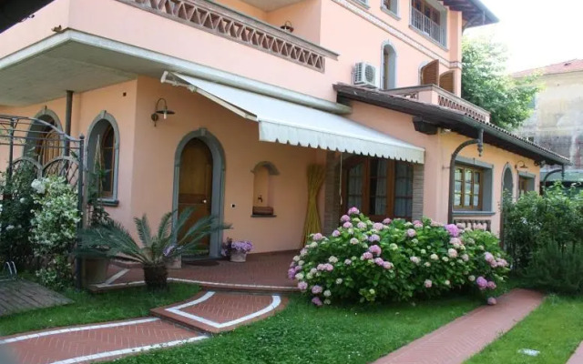 Attico in Villa 6/8 posti vista mare climatizzato