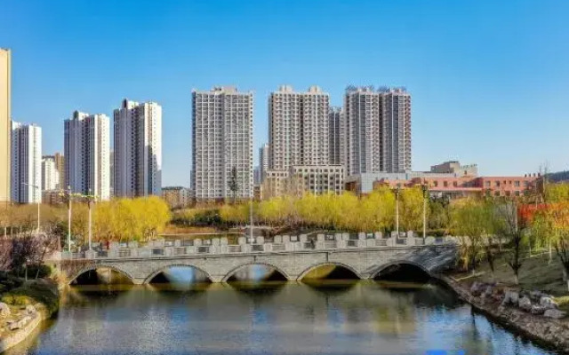 Qiuguojia Hotel (Tai'an High-Speed Railway Station)