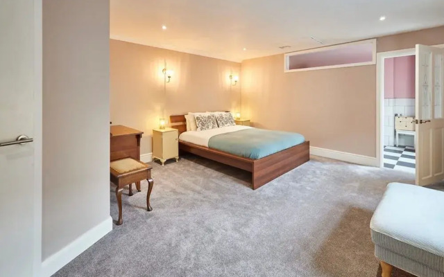 Host Stay The Courtyard at No 47