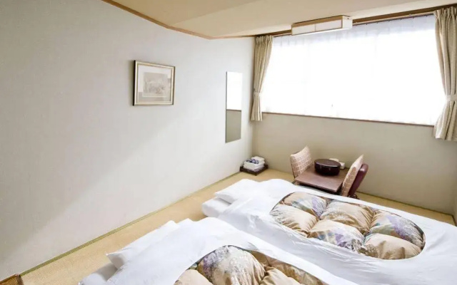 Hotel Kaminarimon