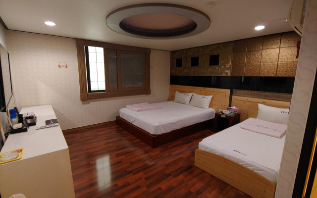 Changwon Myeongseodong Hotel Sky