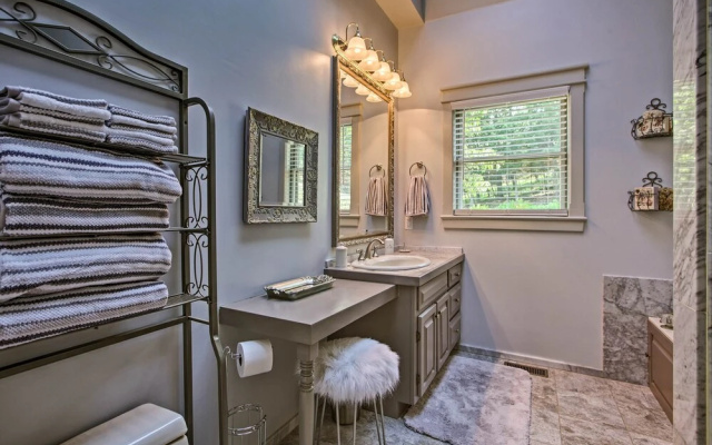 Spacious McGaheysville Family Retreat with Game Room