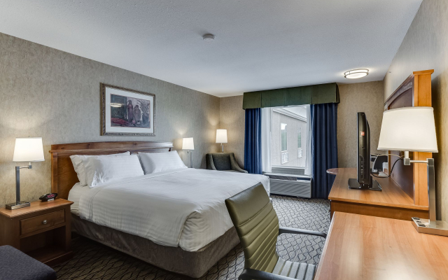 Holiday Inn Express & Suites Saskatoon Centre by IHG