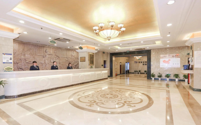 Vienna Hotel Shenzhen Pingshan Highway Station