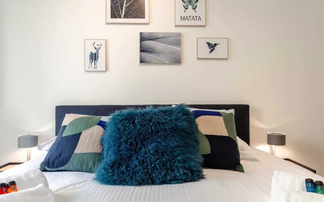 New Holiday Home With Parking Near the Beach