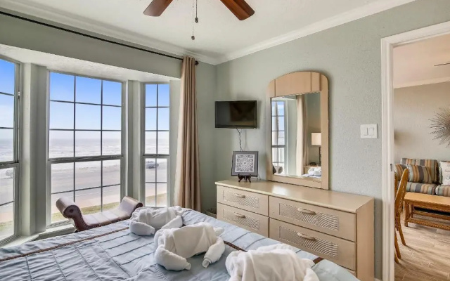 Room with a View by Ryson Vacation Rentals