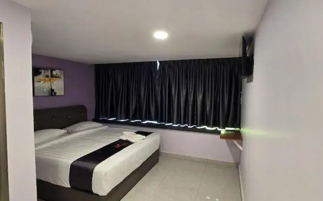 Enrich Hotel Semenyih by uBook