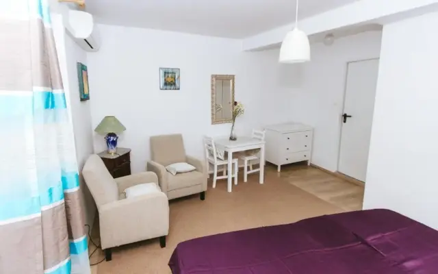 Apartments and Rooms Ille