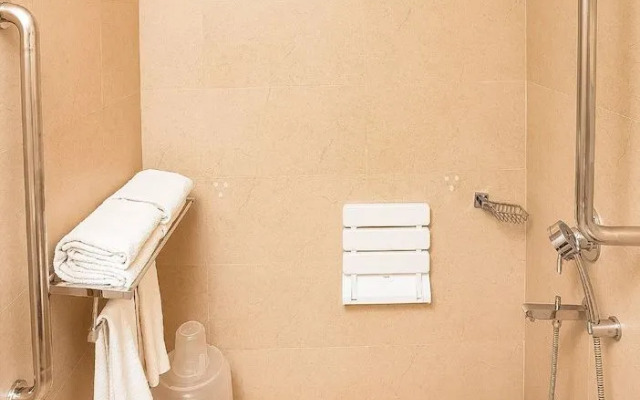 Townhouse OAK Hotel Regal Residency