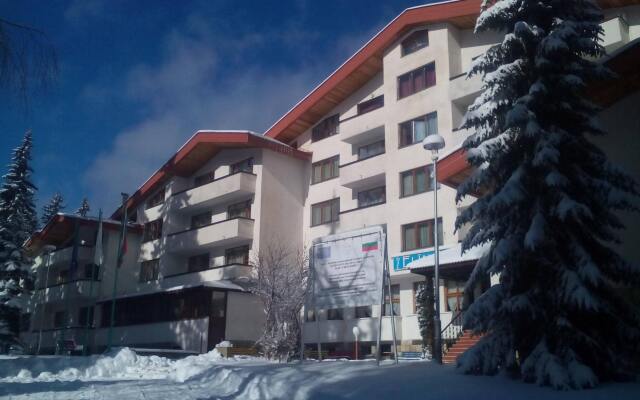 Отель Elina Hotel Болгария, Пампорово - отзывы, цены и фото номеров - забронировать отель Elina Hotel онлайн вид на фасад