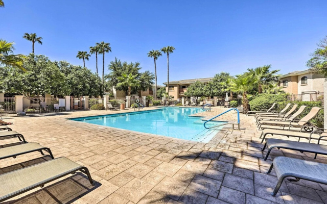 Quiet Phoenix Condo Near Westgate & Hiking Areas