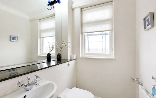 Posh Apartment in London near Hyde Park