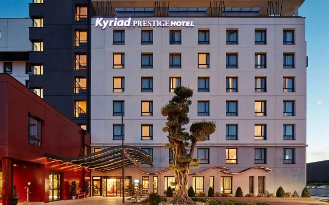 Kyriad Prestige Lyon Est - Saint Priest Eurexpo Hotel and Spa
