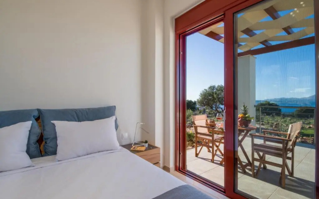 PhenΩmena Apartments