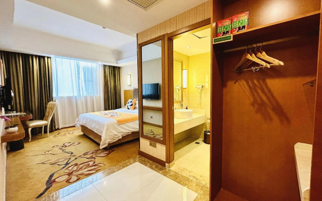 Vienna Hotel (Kaifeng House Store)