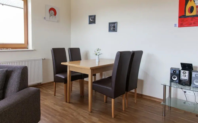 Apartment in Mtsrz With Garden