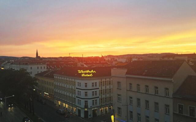 Westbahn Hotel (ex.Arthotel ANA Westbahn) вид на фасад