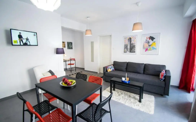 Destination Acropolis apt4