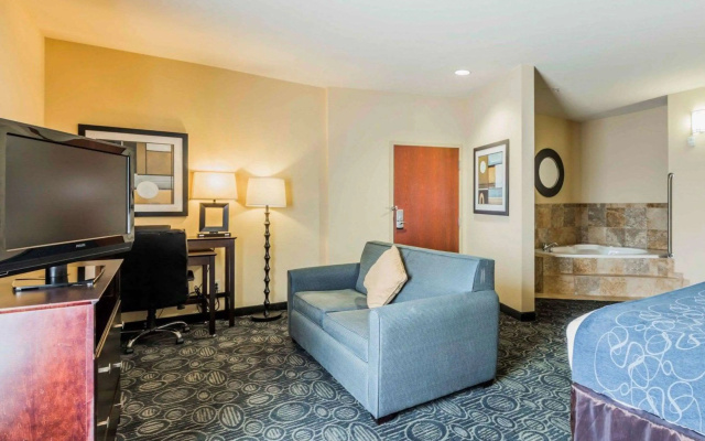 Comfort Suites  Pell CIty near Logan Martin Lake