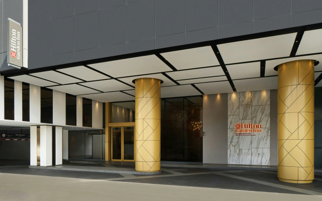Hilton Garden Inn Bangkok Riverside