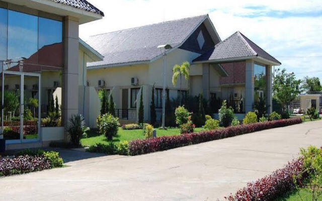 Mingalar Thiri Hotel вид на фасад