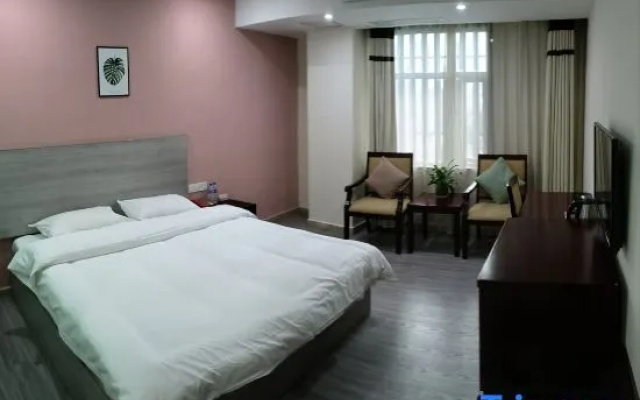 Yu'an Hotel (Lu'an Guangcai Great Market Railway Station)