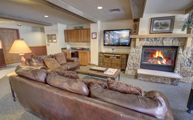 Red Hawk Lodge 2277
