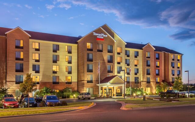 Отель TownePlace Suites by Marriott Frederick вид на фасад