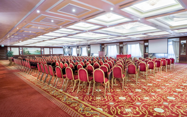 Отель Royal Hotel Carlton