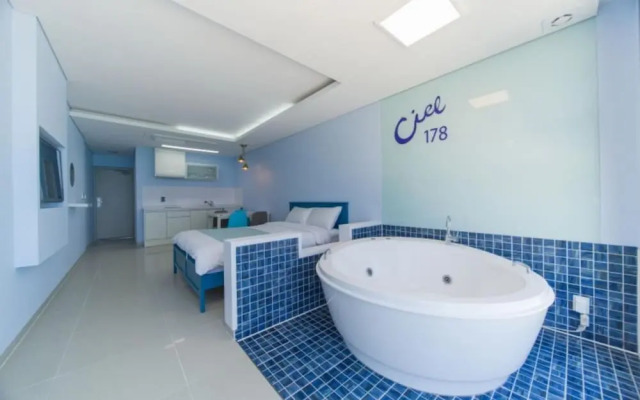 Goseong (Sokcho) CL 178 Pension