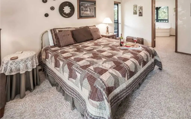 Amys Little Ponderosa - Three Bedroom Cabin