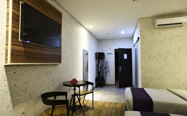 Axiaa Hotel