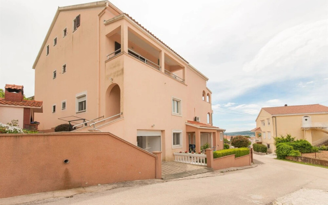 Apartments and Room Danijel