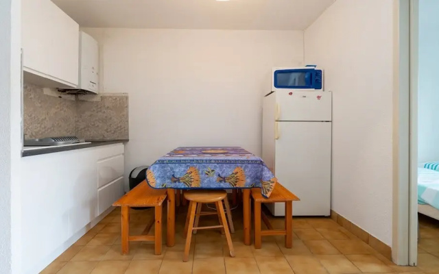 Sunny Garden Apartment in Agde