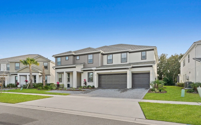 Upstay - 31-Guest Home w Pool-Hot Tub
