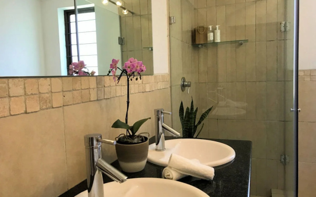 Hotel Claude