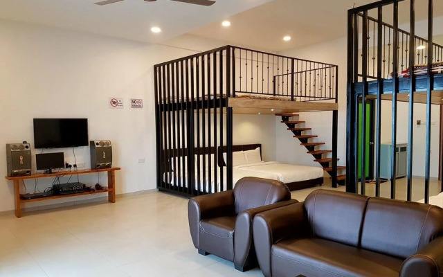 Kukup Xiang Holiday Home