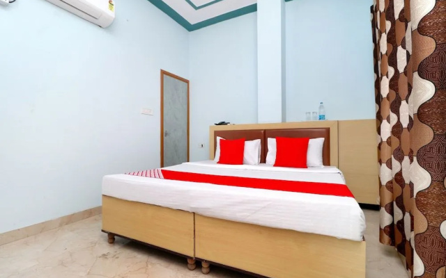 OYO 43966 Jaura Inn