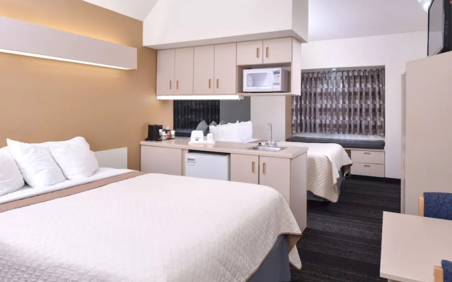 Days Inn & Suites Maryville