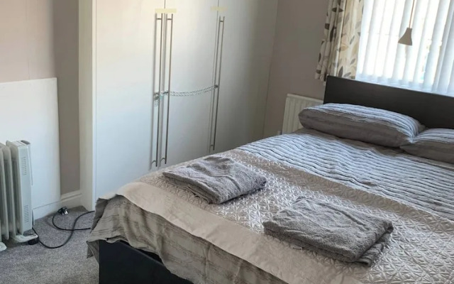 Private Flat in Wrose, Shipley, Bradford