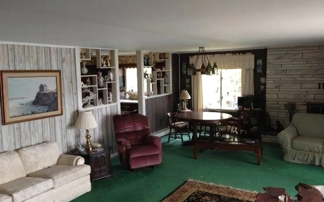 Shangri-La - Four Bedroom Home