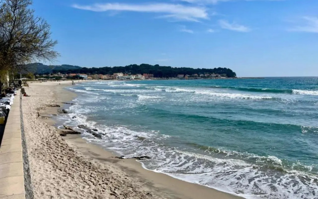 NICE STUDIO 30 m with TERRACE near the SEA