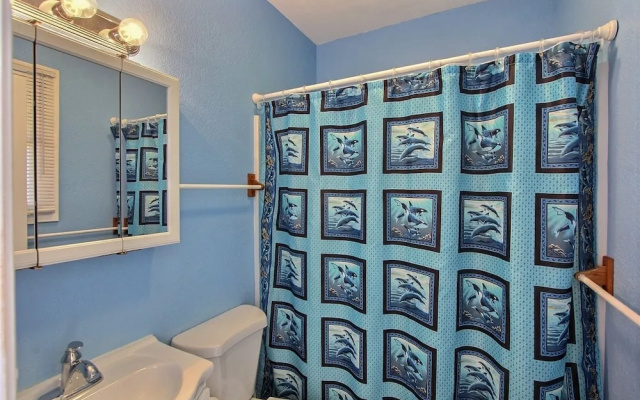 29 Cabana Anna Studio Bedroom Condo by RedAwning