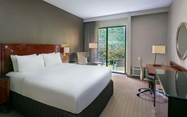 Sonesta Charlotte Lower South End