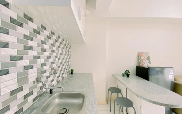 Modern 2BR Apartment at Podomoro Golf View