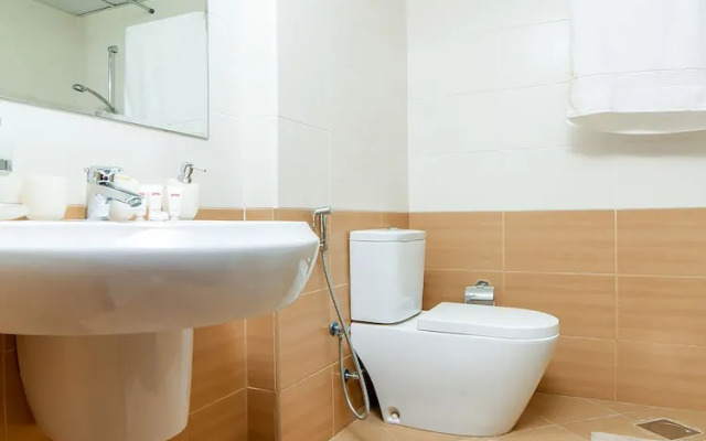 OYO 242 Home Marina Suites 2 BR
