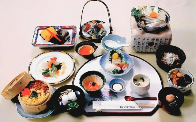 Mutsu Grand Hotel